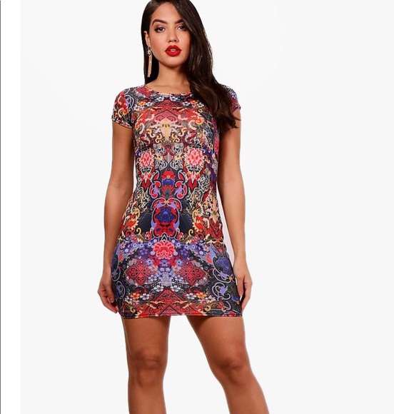 Boohoo Dresses & Skirts - Boohoo multicolor print dress size 6 NWT